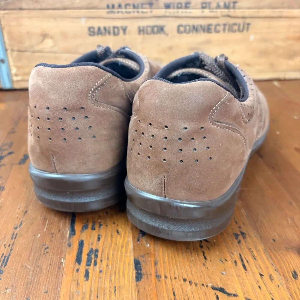 SAS Walk Easy Brown Nubuck‎ Leather Walking Shoes Womens 7W Made in USA Comfort